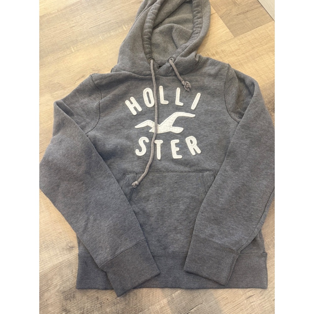 Hollister Co.‎ Grey Pullover Hoodie – White Appliqué Logo – Size Medium